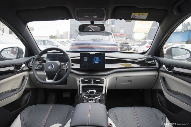 销量大幅领先第二名 比亚迪秦2023年度销冠稳了