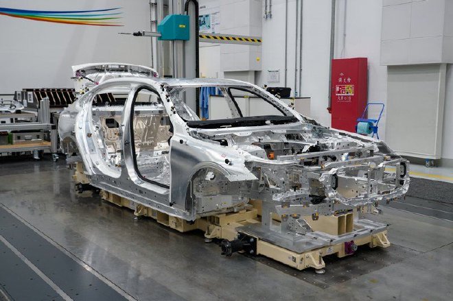 豪华兑现于产品制造 淬炼全新BMW 5系长轴距版至臻豪华品质
