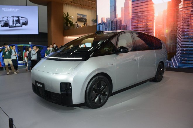 李想打破沉默开始为“高铁侠”纠偏