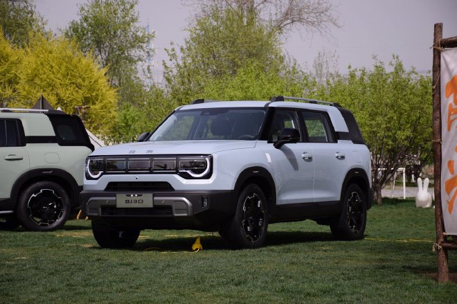 不用充电的电四驱能行吗？ 越野场地体验北京汽车BJ30