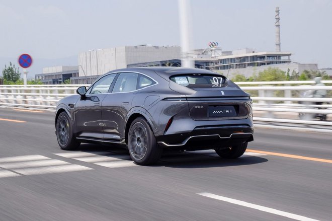 豪华再升级，华为ADS 2.0上身 试2024款阿维塔11