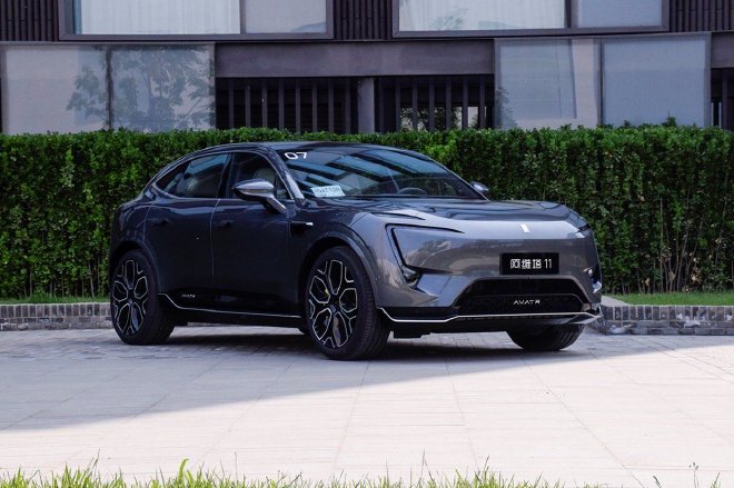 豪华再升级，华为ADS 2.0上身 试2024款阿维塔11