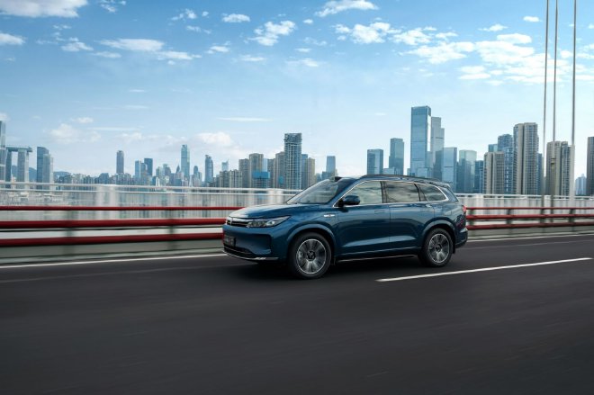 颜值微调/内核升级 试驾问界新M7 Ultra