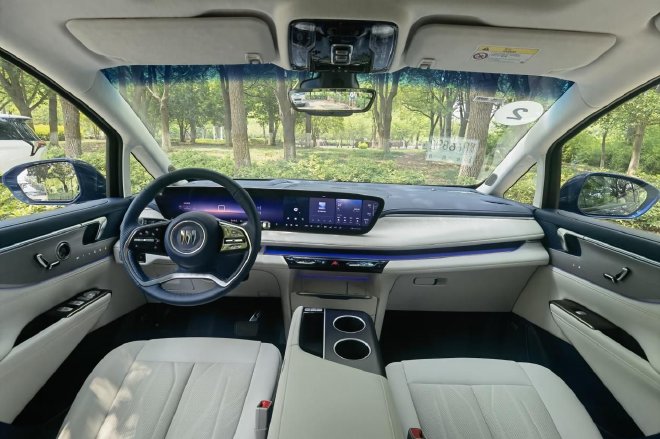 一次自我超越 试驾上汽通用别克全新GL8陆尊PHEV