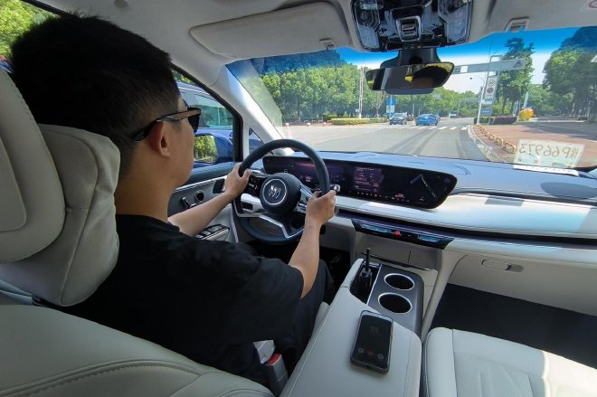 一次自我超越 试驾上汽通用别克全新GL8陆尊PHEV