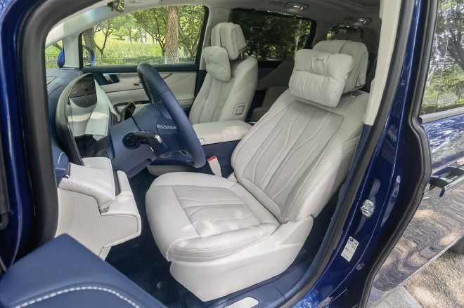 一次自我超越 试驾上汽通用别克全新GL8陆尊PHEV