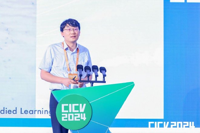 第十一届国际智能网联汽车技术年会“拥抱人工智能 构建智能网联汽车产业新生态”主论坛在京成功举办