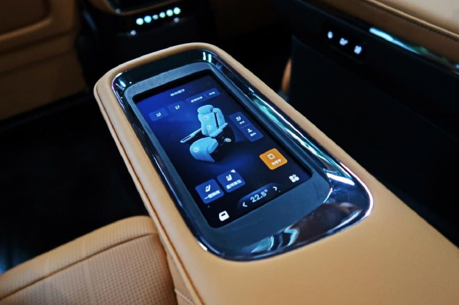 LEVC L380试驾 “陆地空客”尊享未来出行