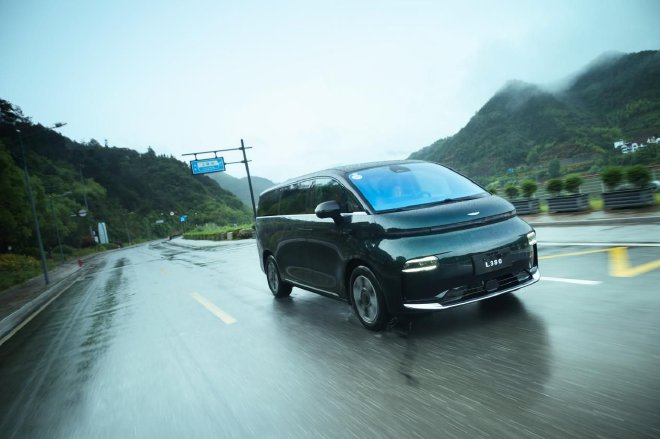 LEVC L380试驾 “陆地空客”尊享未来出行