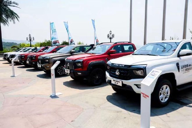 中国重汽搏胜皮卡隆重上市