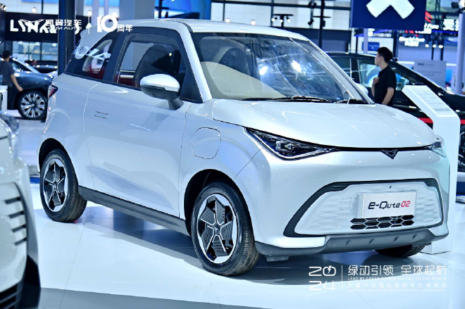 e-Qute02