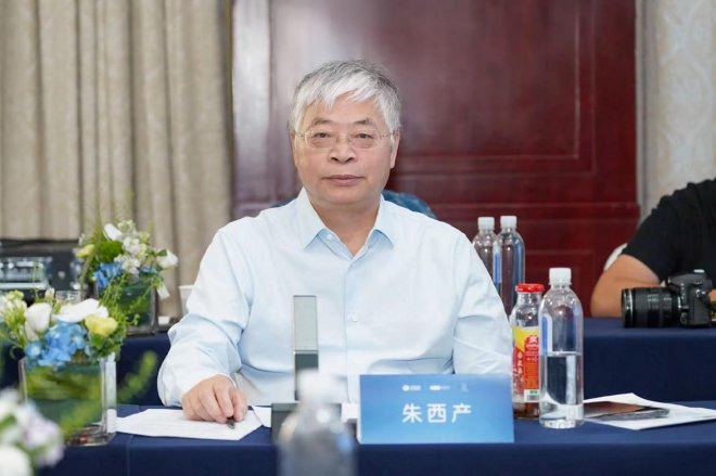 “昆仑之巅”增程技术发展论坛：阿维塔推动行业制定智能增程新标准