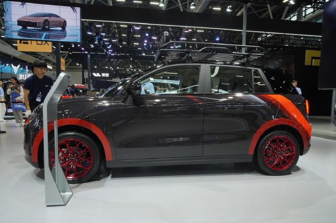 2024广州车展：玩的就是个性 江淮钇为3黑凤梨版亮相