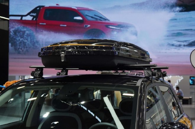 2024广州车展：玩的就是个性 江淮钇为3黑凤梨版亮相