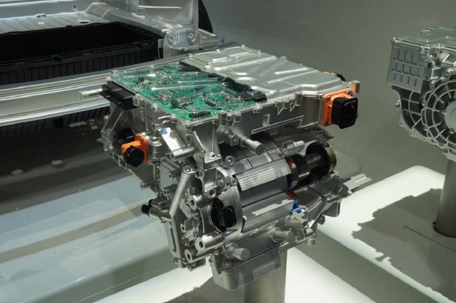 2024广州车展：雷神EM-i超级电混、神盾短刀电池等齐聚