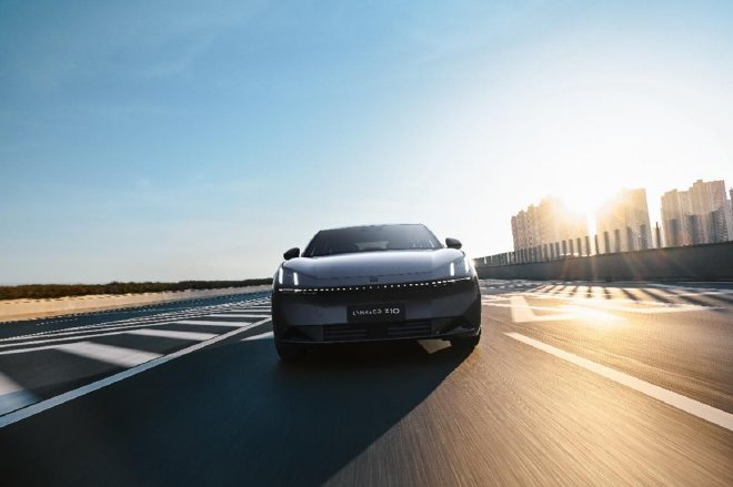 售价22.98万元 领克Z10加推95kWh 702km新四驱Halo版车型