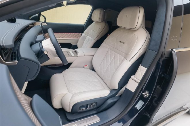 技术豪华新旗舰 静态体验蔚来ET9