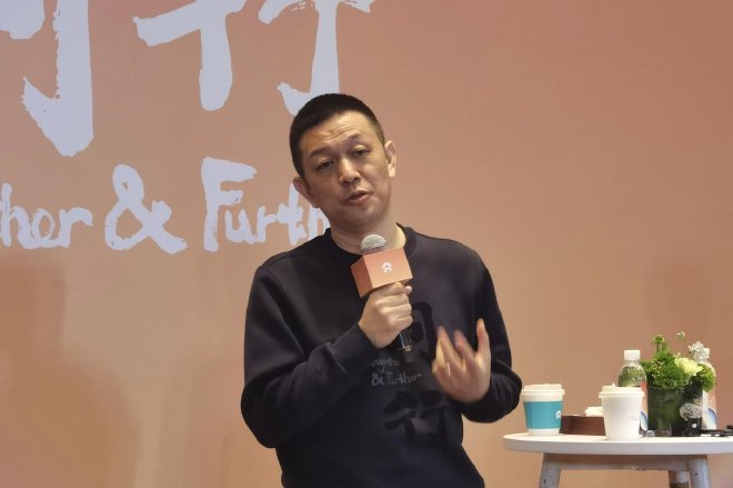 蔚来李斌：蔚来ET9月销1000台就很开心了