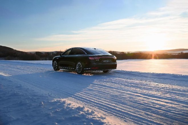 “鸿蒙智行冬日奇驭智旅”试驾体验活动