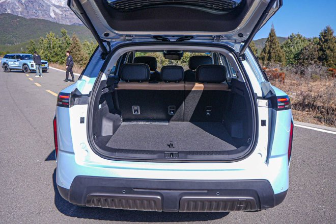 底盘支撑到位 多路况体验全新瑞虎7高能版