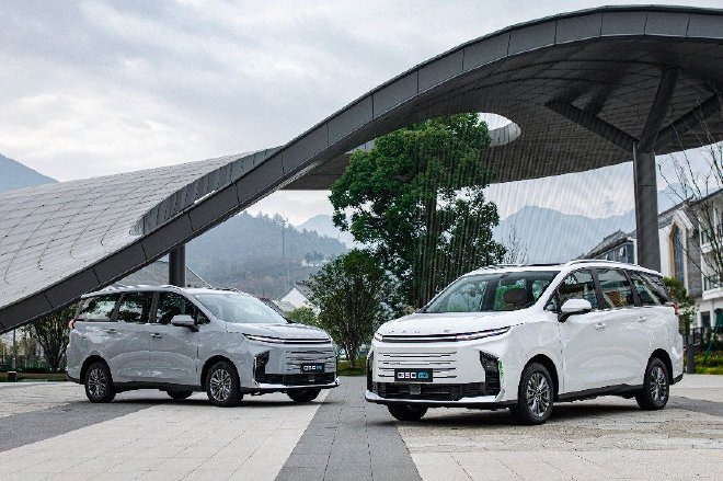 售价13.98-14.98万元 上汽大通G50混动上市