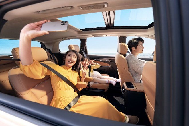 售价13.98-14.98万元 上汽大通G50混动上市