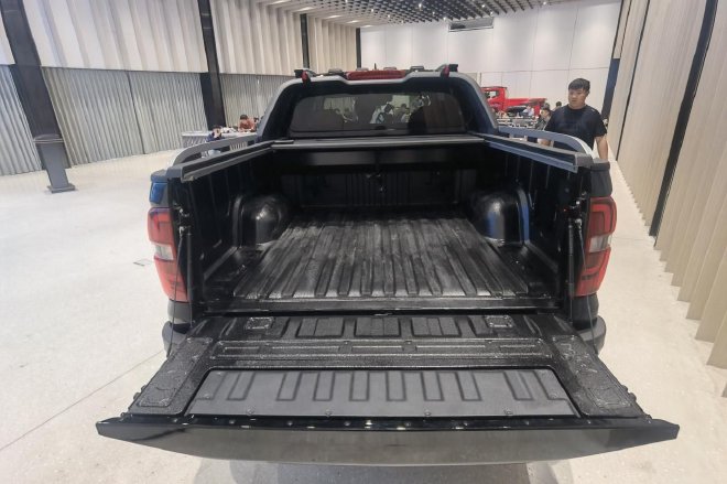 2025上海车展：拓展皮卡新生态 静态体验长安猎手K50