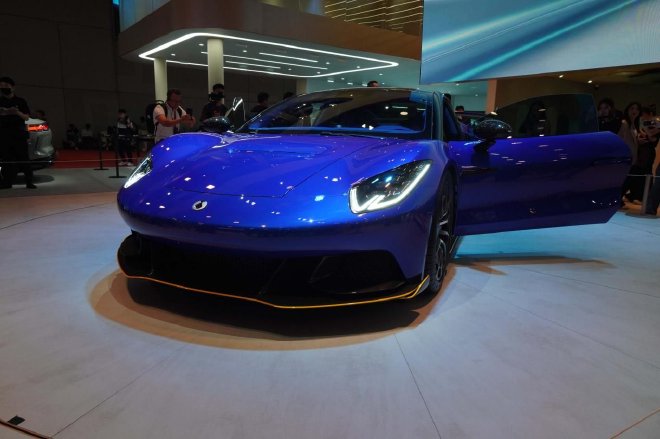 2025上海车展： 腾势Z概念跑车首发亮相