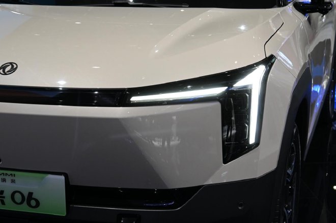 2025上海车展：东风纳米06亮相