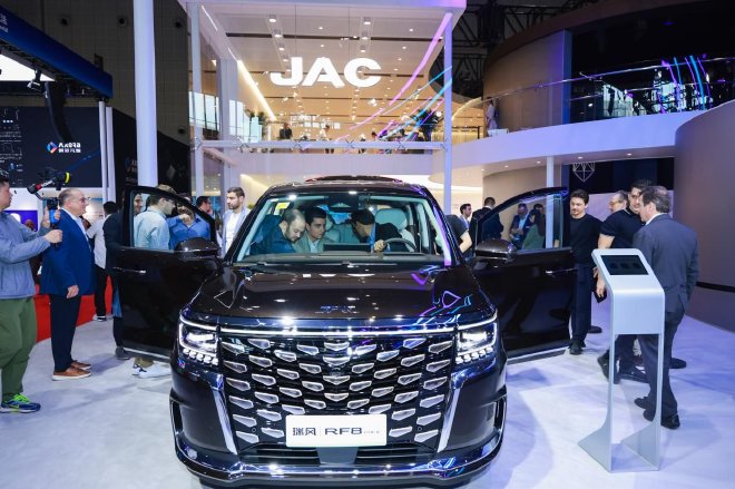 2025上海车展：江汽DEFINE平台原型车亮相