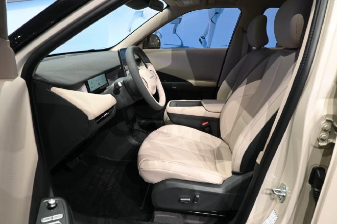 2025上海车展：东风纳米06亮相