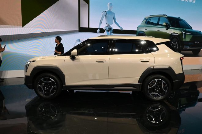 2025上海车展：东风纳米06亮相