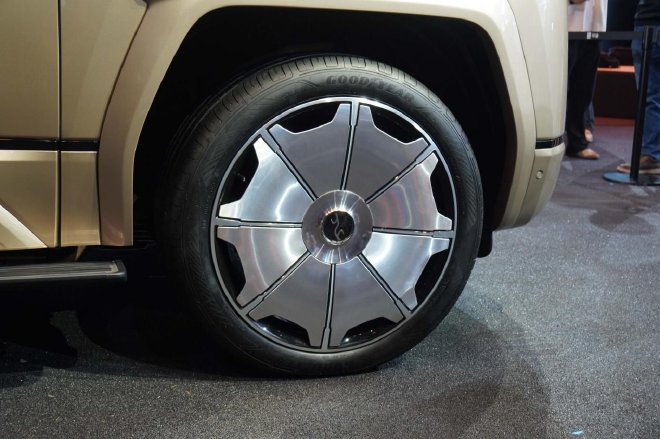 2025上海车展：仰望U8L实车亮相