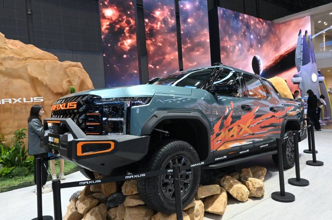 2025上海车展：上汽大通大拿V1公布一口价