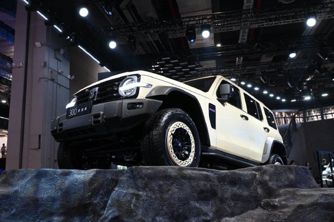 2025上海车展：坦克300虎克版正式发布