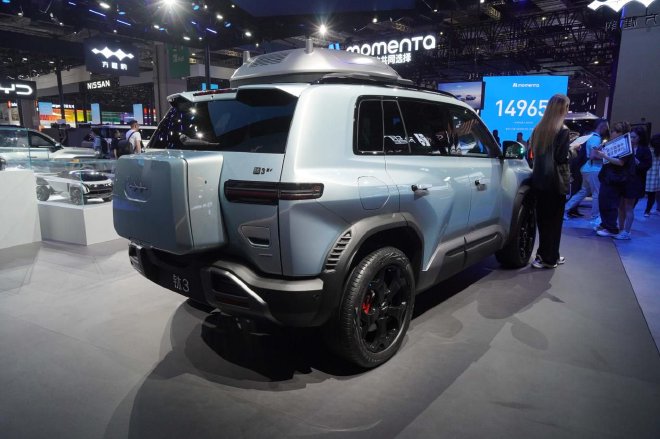 2025上海车展：有颜值有科技的方盒子 方程豹钛3车展亮相