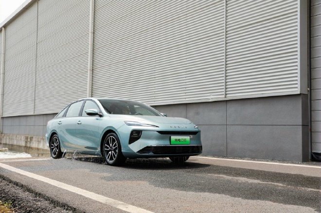 荣威纯电D6极限测试，安全可靠实力尽显