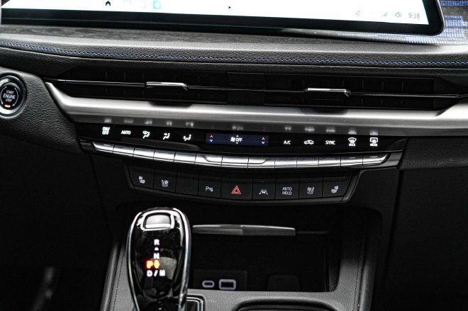 车机系统全面升级 实拍2025款凯迪拉克XT4