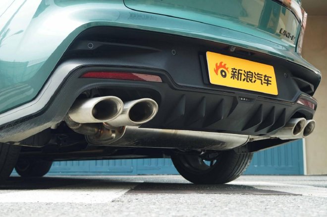 电动尾翼 四出排气 第三代UNI-V如何取悦年轻人