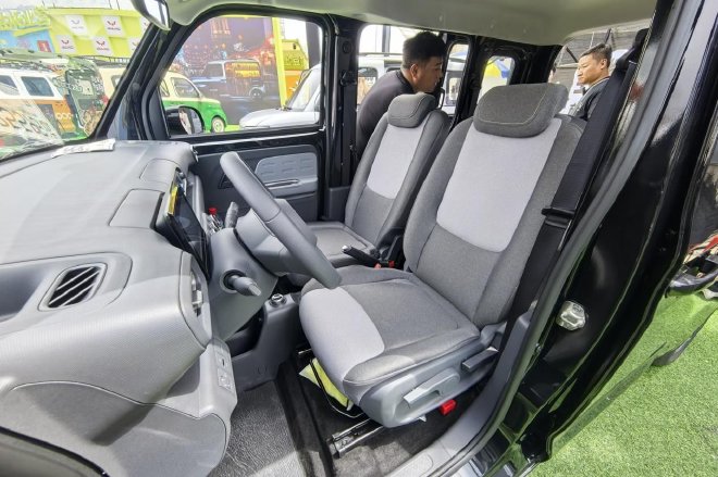 售5.78万元 五菱之光EV 305km进取型上市