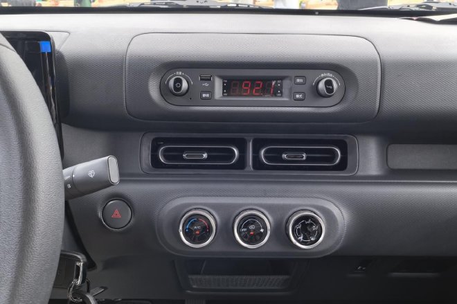 售5.78万元 五菱之光EV 305km进取型上市