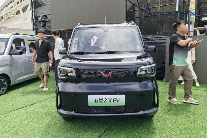 售5.78万元 五菱之光EV 305km进取型上市