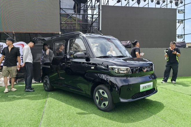 售5.78万元 五菱之光EV 305km进取型上市