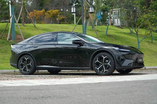 驾驶辅助 操控全升级 2026款深蓝L07跑起来更爽了