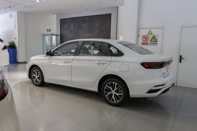 加配不加价 探店体验第4代帝豪400万纪念款