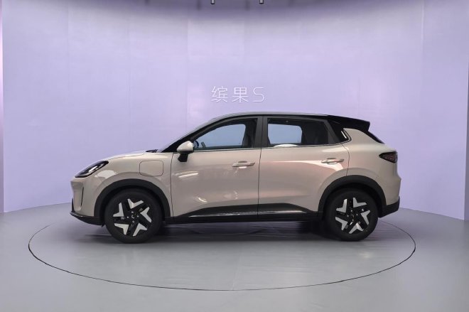 小车中的高能选手 静态体验五菱缤果S