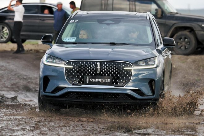 “静若伏虎 动若飞龙” 试总统座驾全新林肯领航员