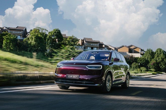 2025成都车展：全新问界M7实车首秀