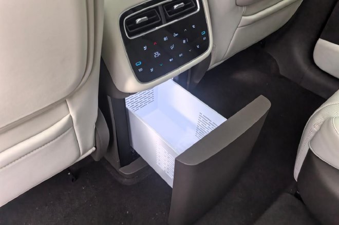 焕然一新的家用旗舰 静态体验腾势N8L