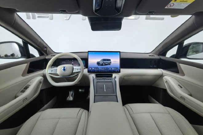 焕然一新的家用旗舰 静态体验腾势N8L